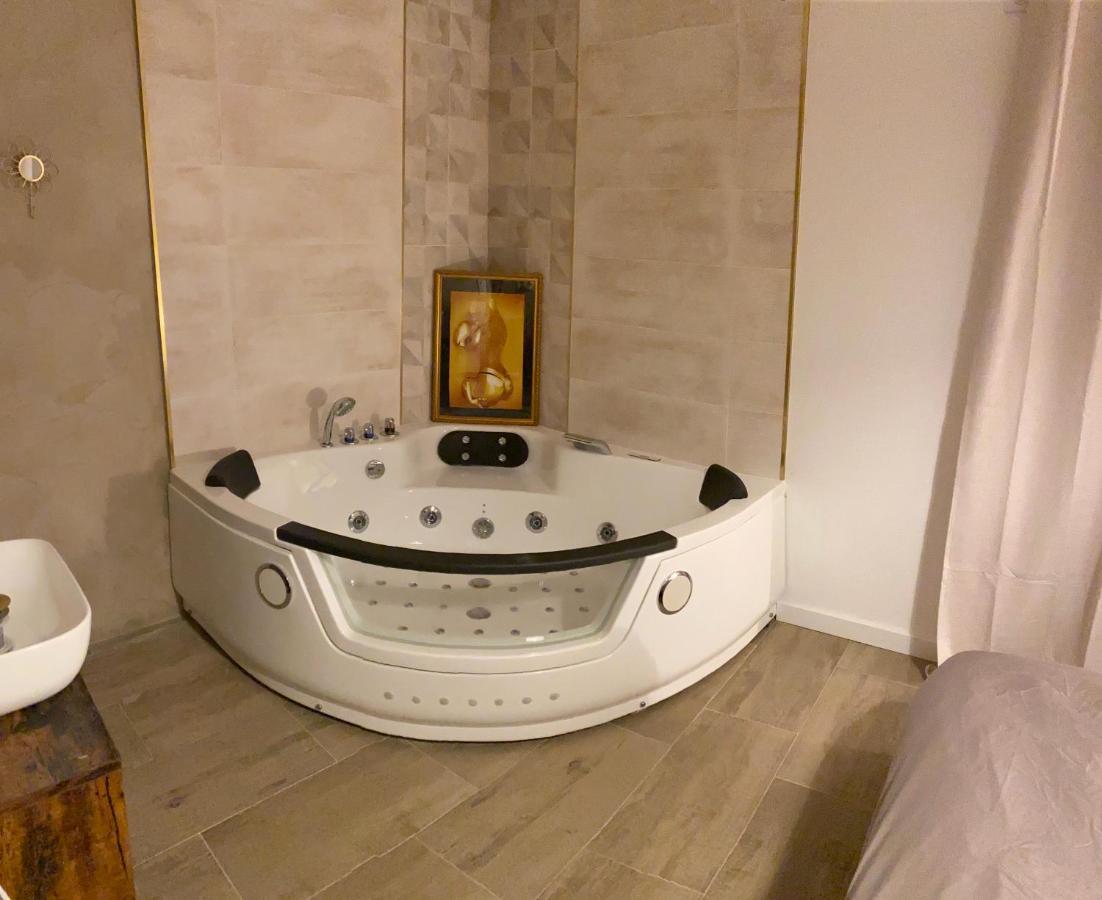 Maevana Poussan Exteriör bild